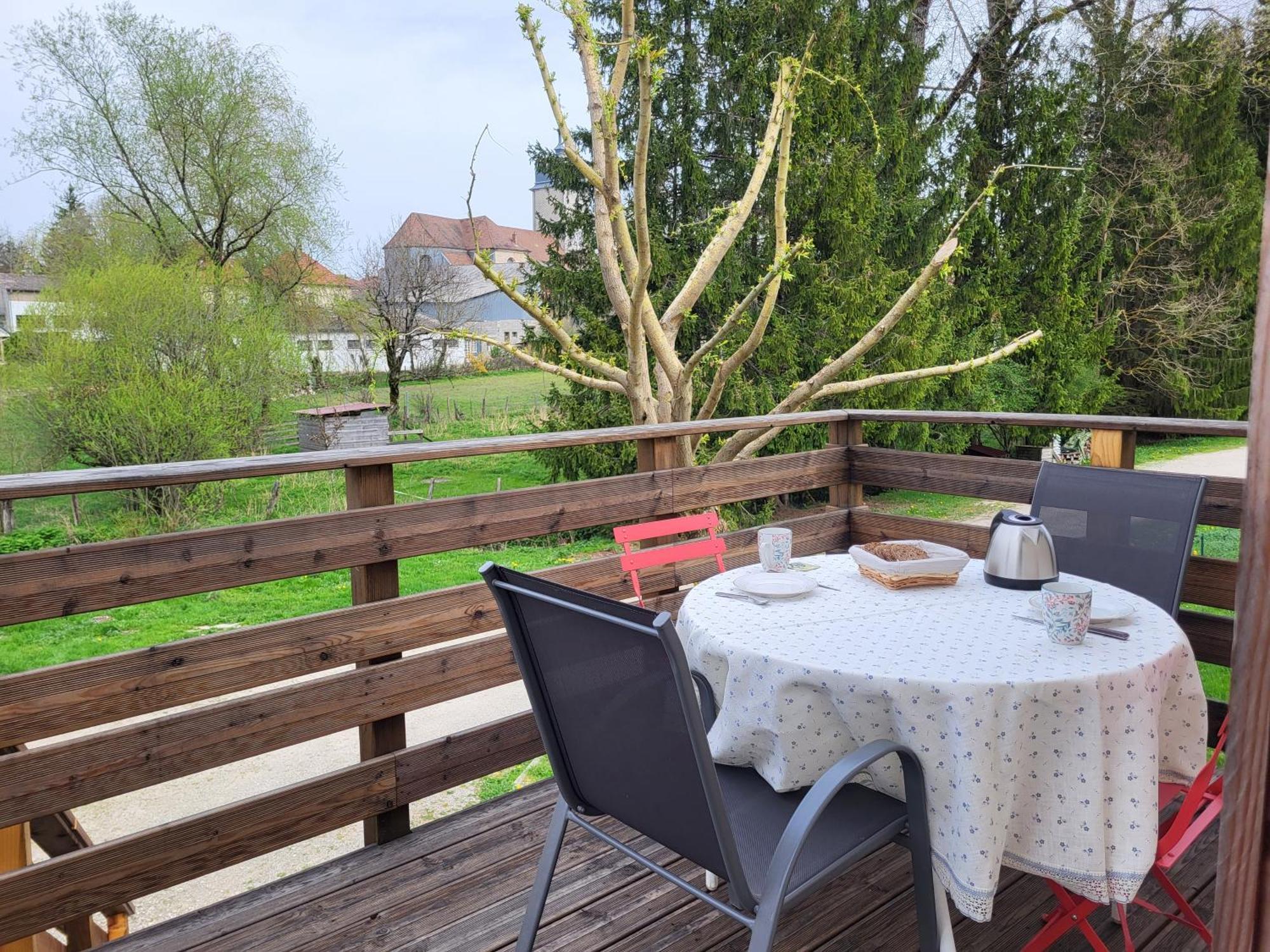Sous Le Saule Apartment Nods Exterior photo